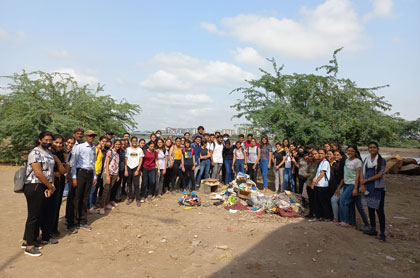 Clean-up Campaign at Bank of River Tapi, Makkai Bridge